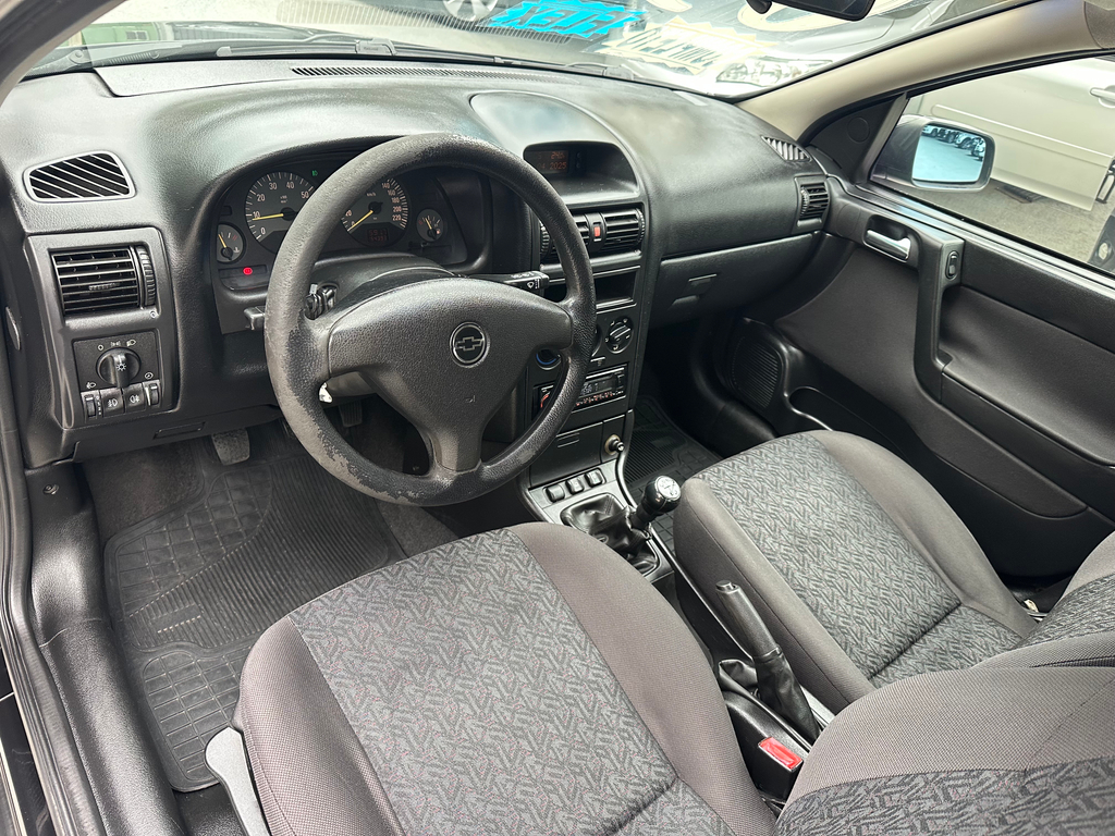 Chevrolet Astra Hatch Preto
