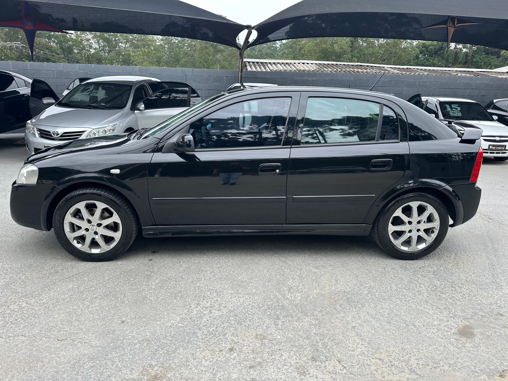 Chevrolet Astra Hatch Preto