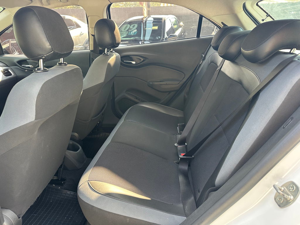 Chevrolet Onix Branco
