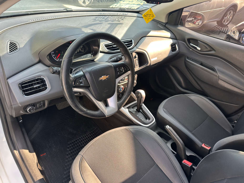 Chevrolet Onix Branco