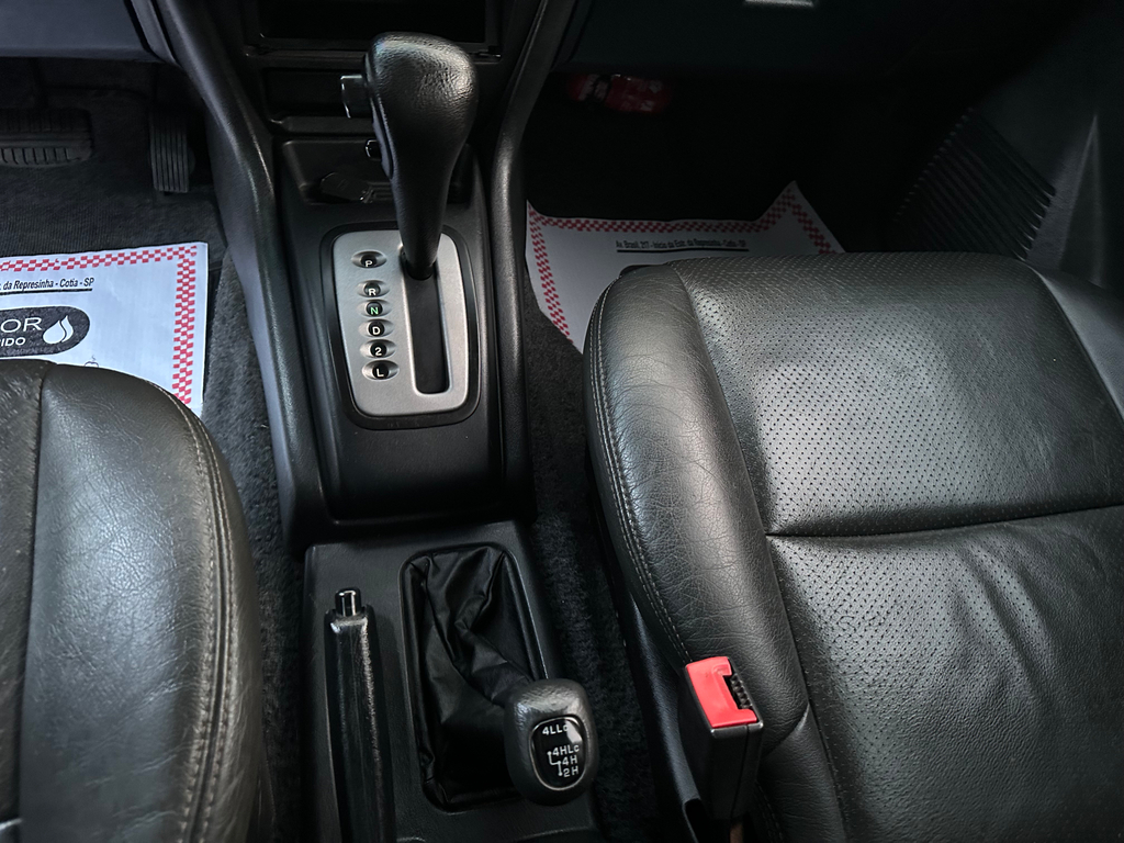 Mitsubishi Pajero Prata