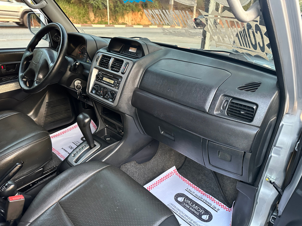 Mitsubishi Pajero Prata