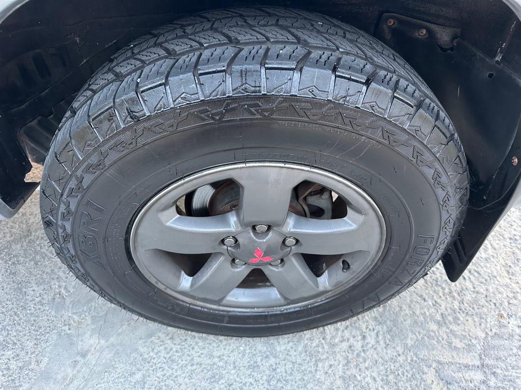 Mitsubishi Pajero Prata