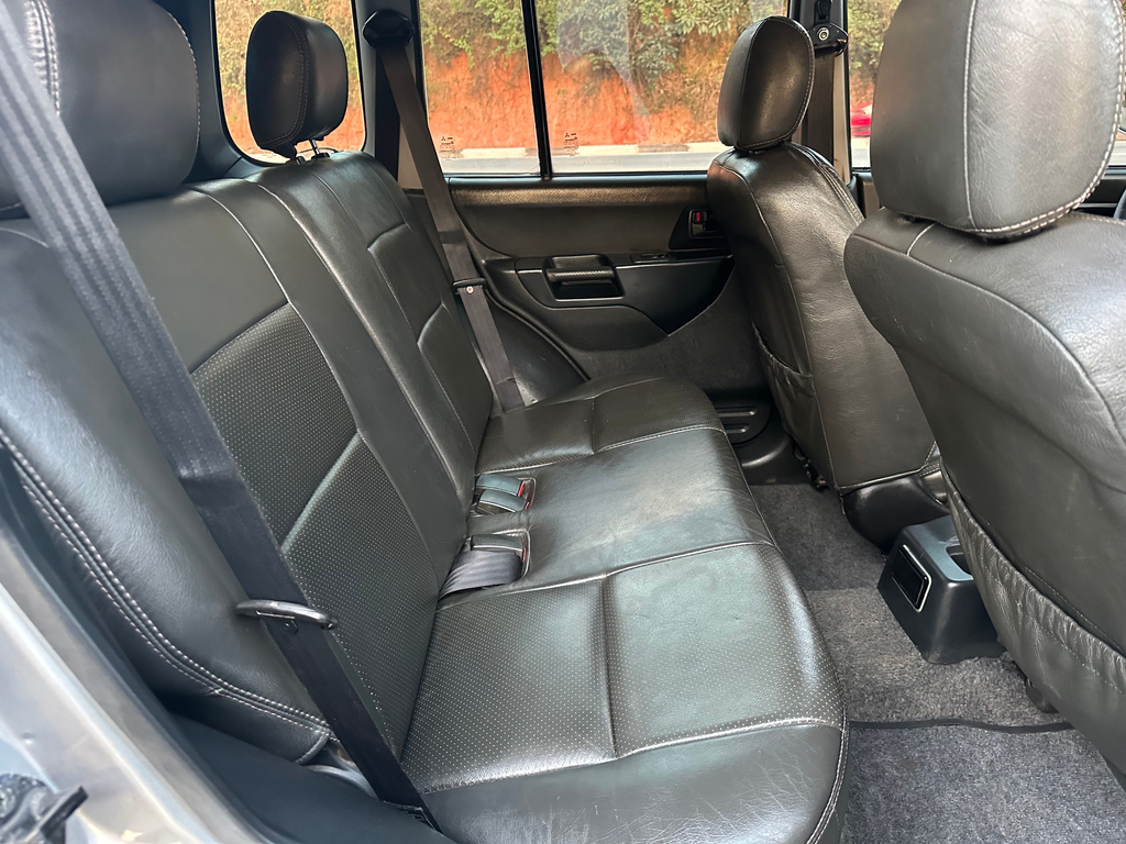 Mitsubishi Pajero Prata