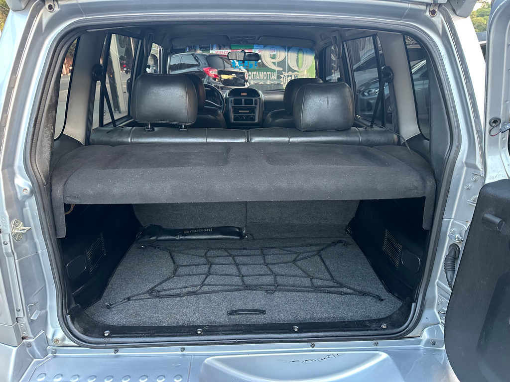 Mitsubishi Pajero Prata