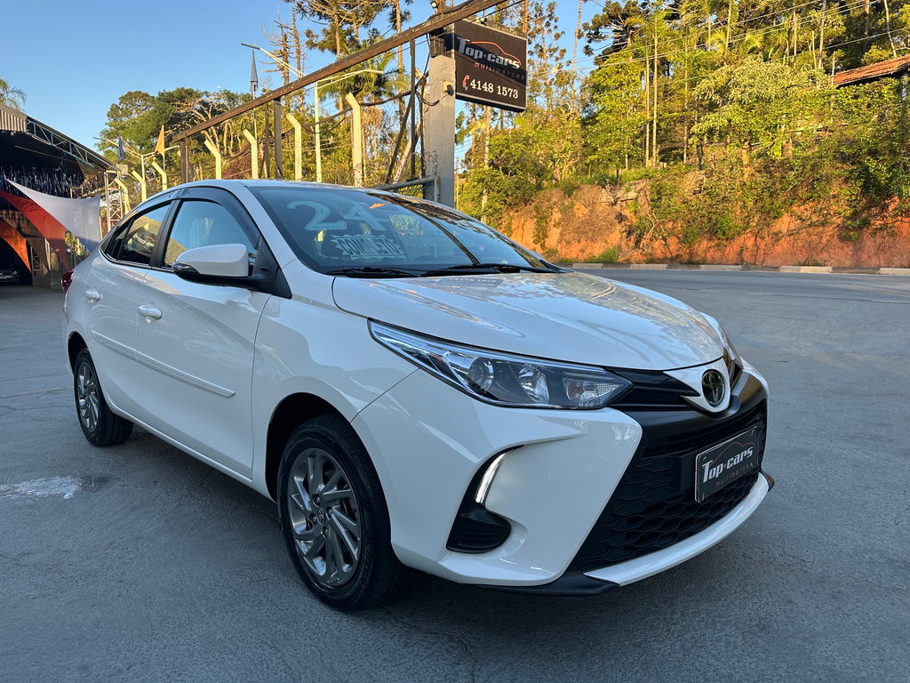 Toyota Yaris Branco