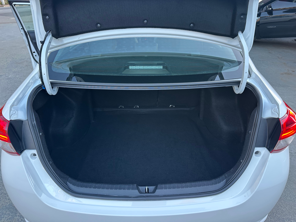 Toyota Yaris Branco