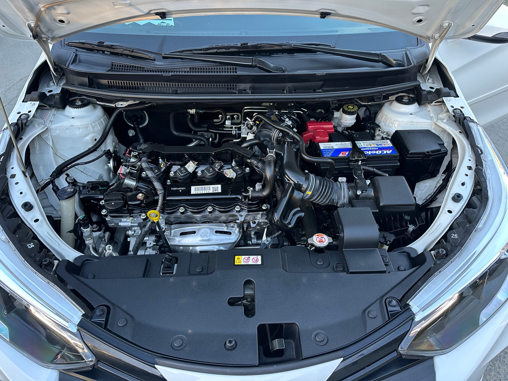 Toyota Yaris Branco