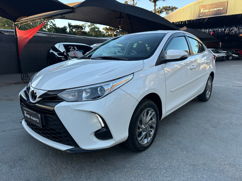 Toyota Yaris Branco