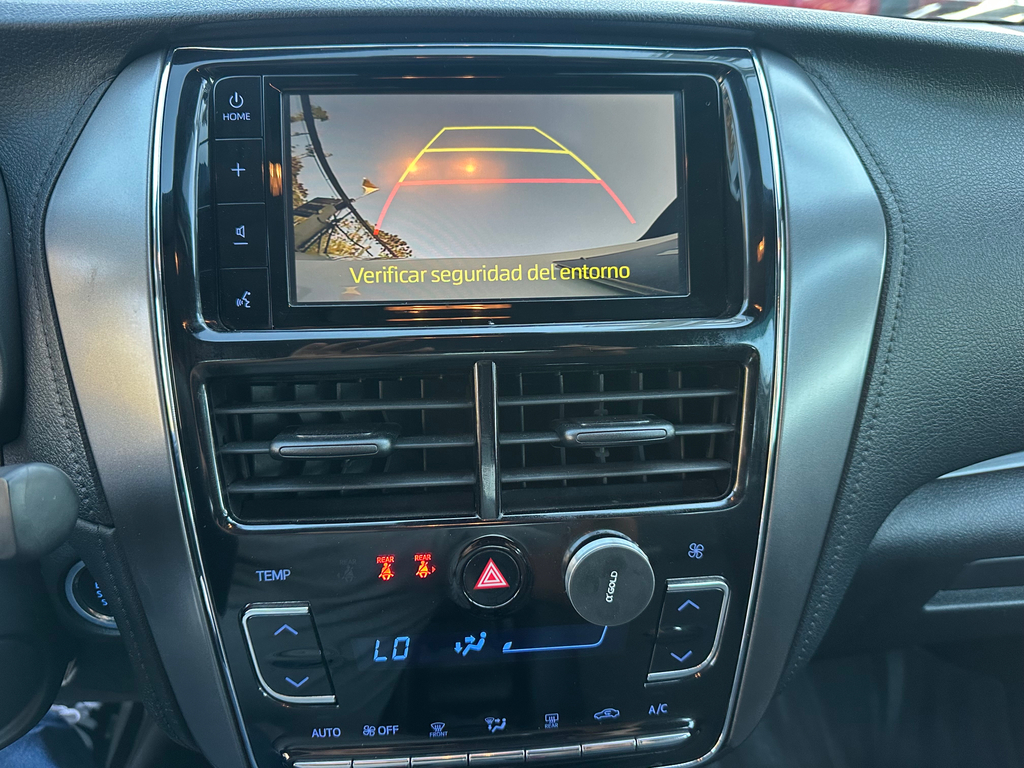 Toyota Yaris Branco