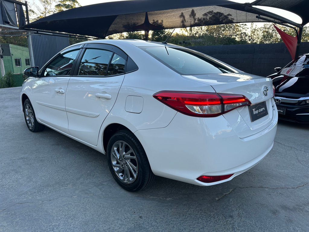 Toyota Yaris Branco