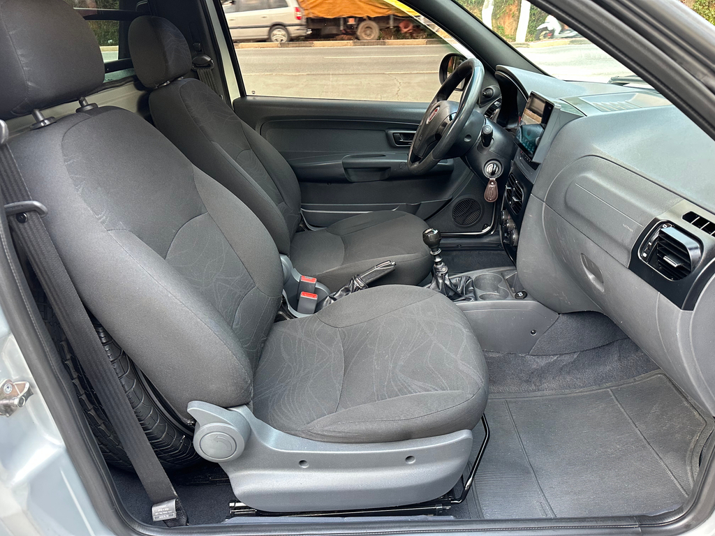 Fiat Strada Prata