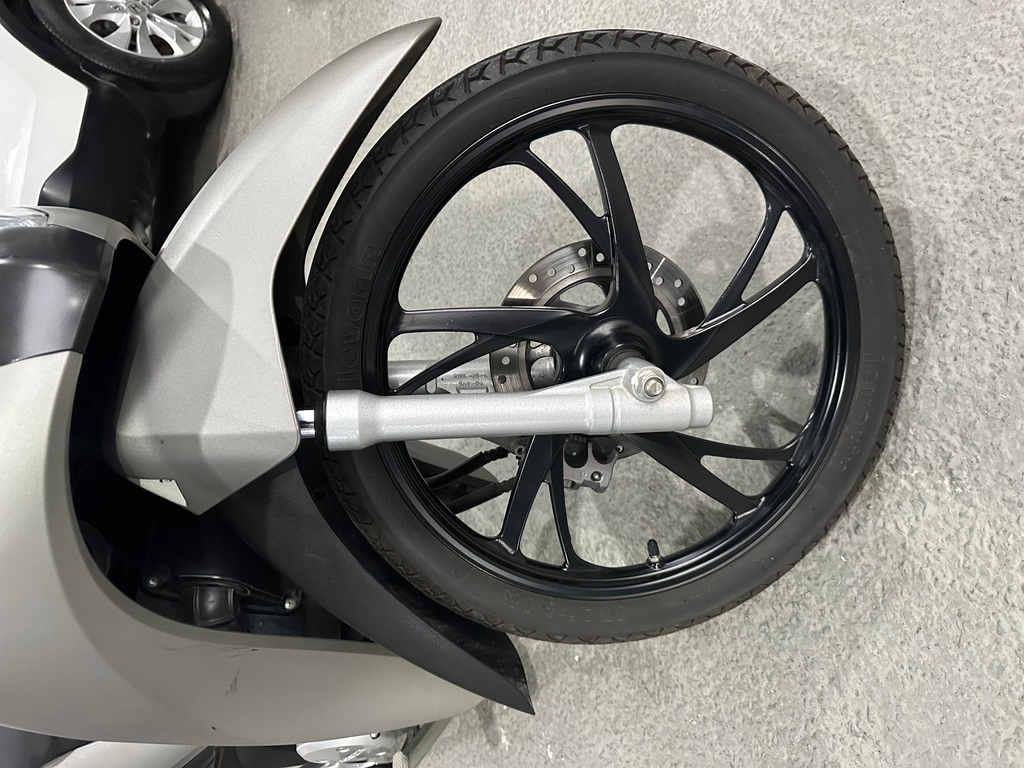 Honda BIZ  Prata