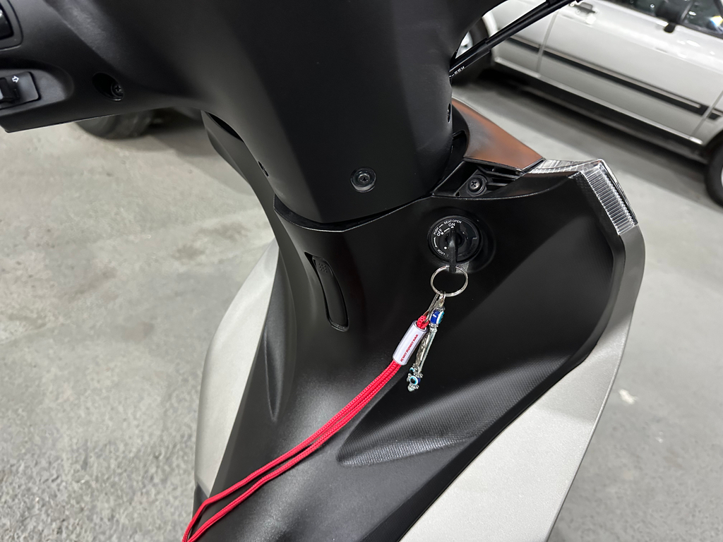 Honda BIZ  Prata