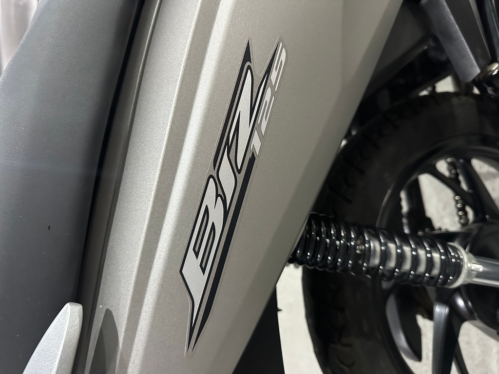 Honda BIZ  Prata