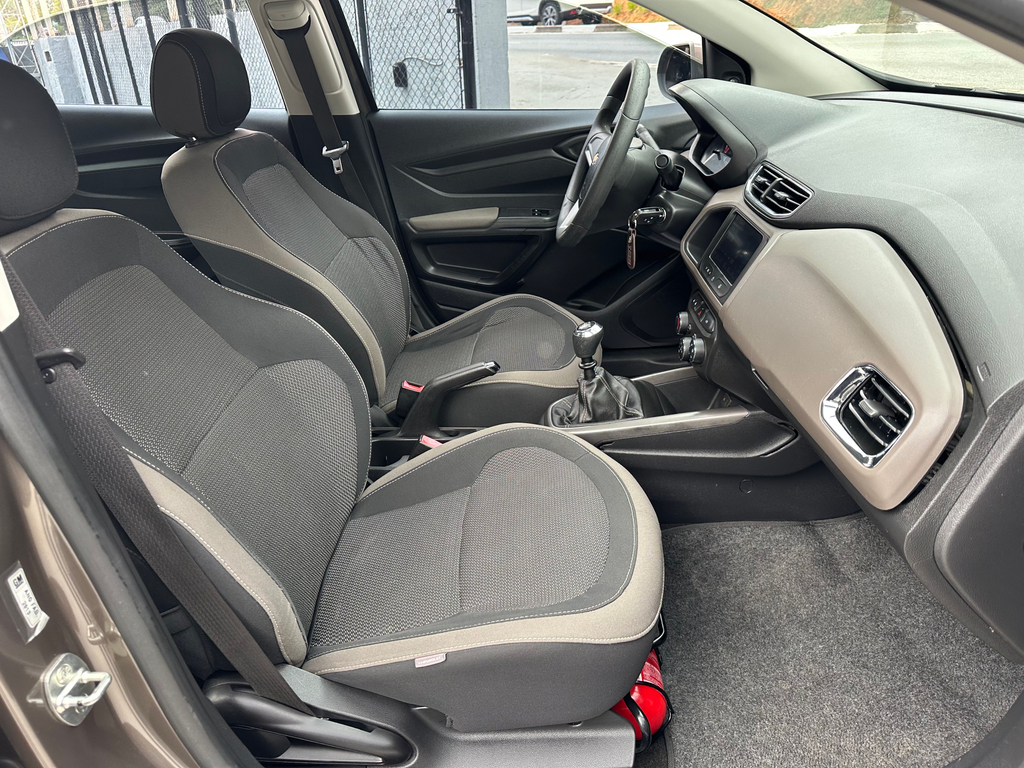 Chevrolet Prisma Cinza