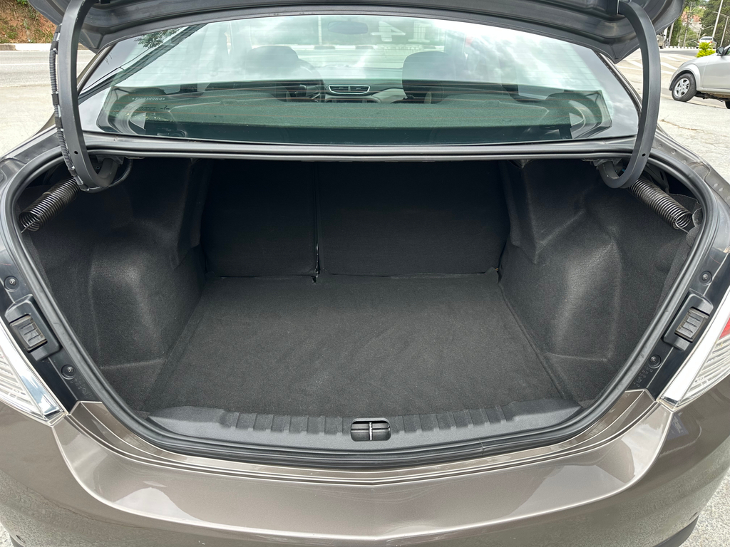 Chevrolet Prisma Cinza