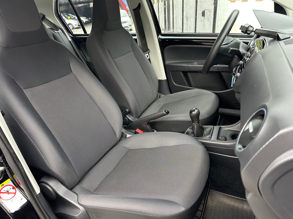Volkswagen Up! Preto
