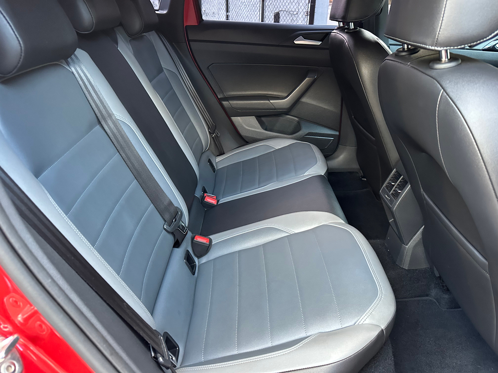 Volkswagen Nivus Vermelho