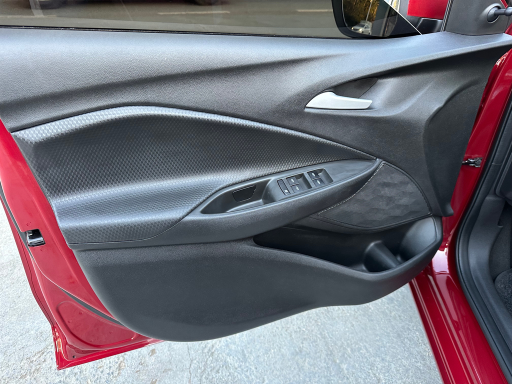 Chevrolet Onix Sedan Vermelho