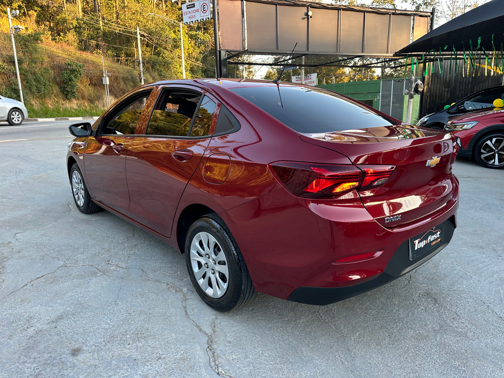 Chevrolet Onix Sedan Vermelho