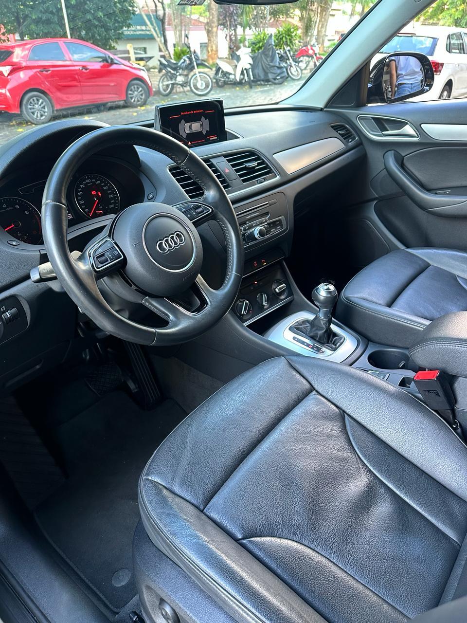 Audi Q3 Preto