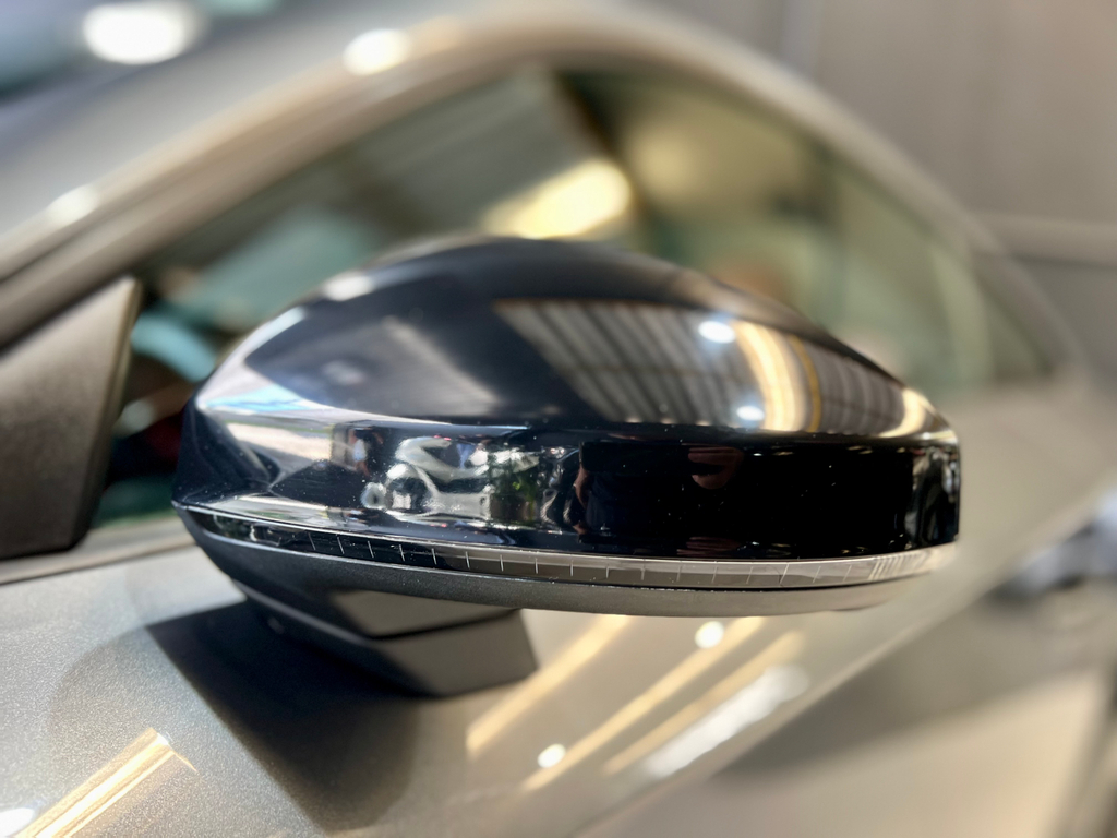 Audi TT Cinza