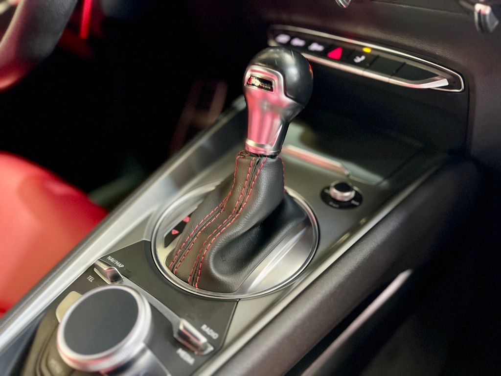 Audi TT Cinza