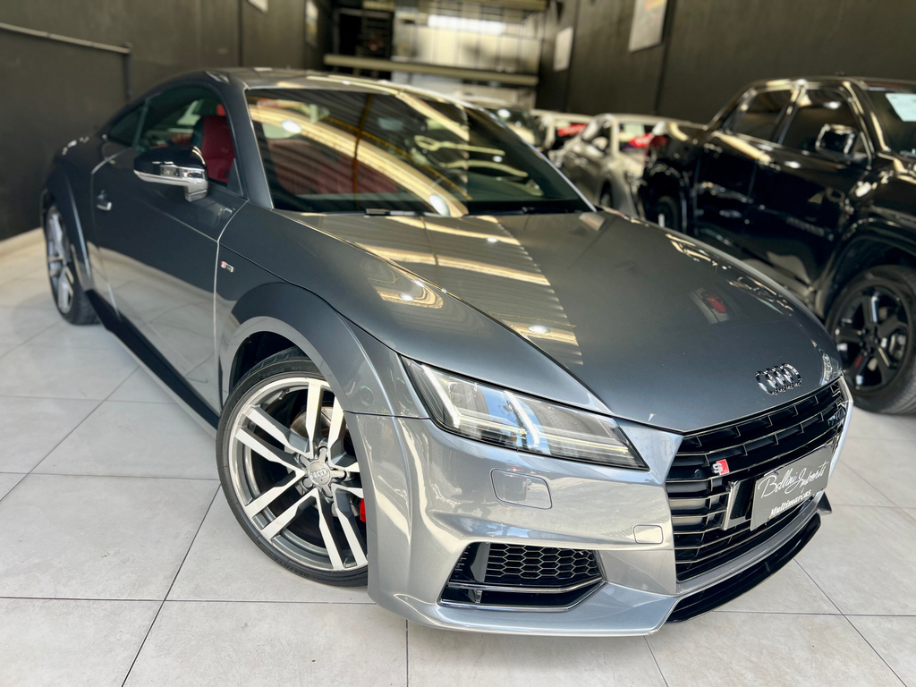 Audi TT Cinza