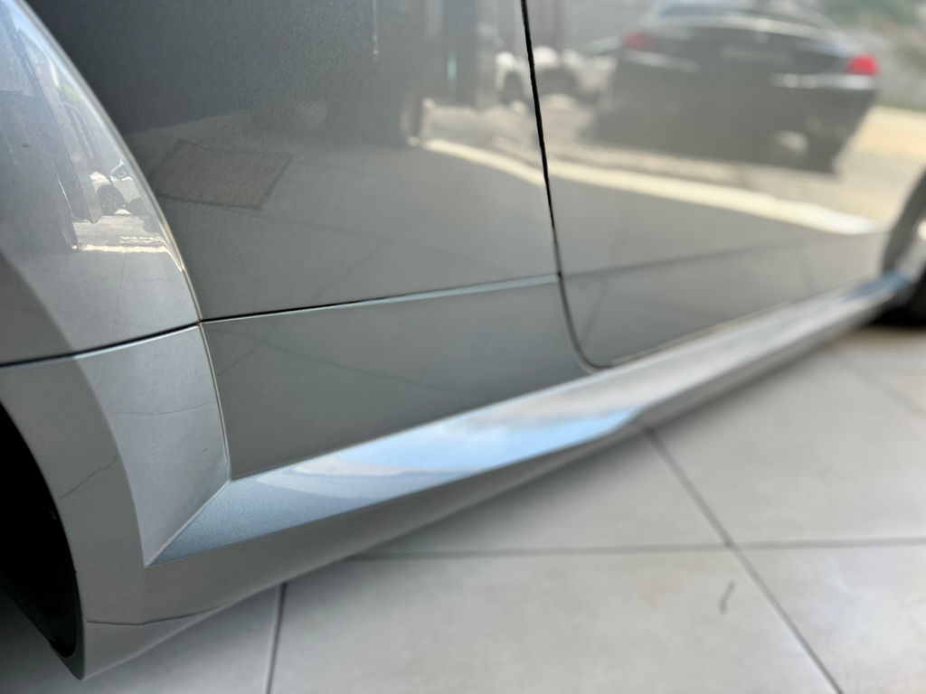 Audi TT Cinza