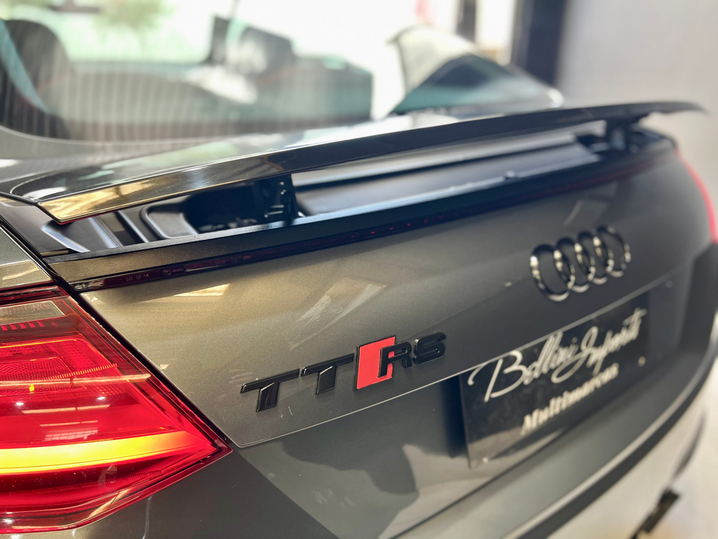 Audi TT Cinza