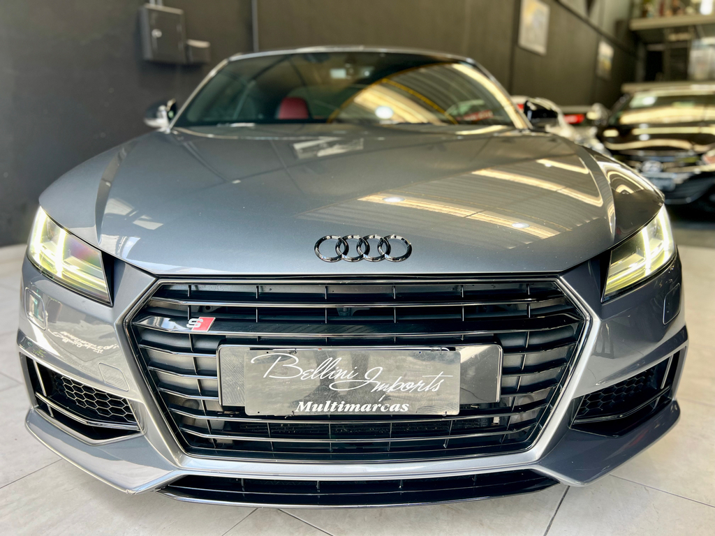 Audi TT Cinza