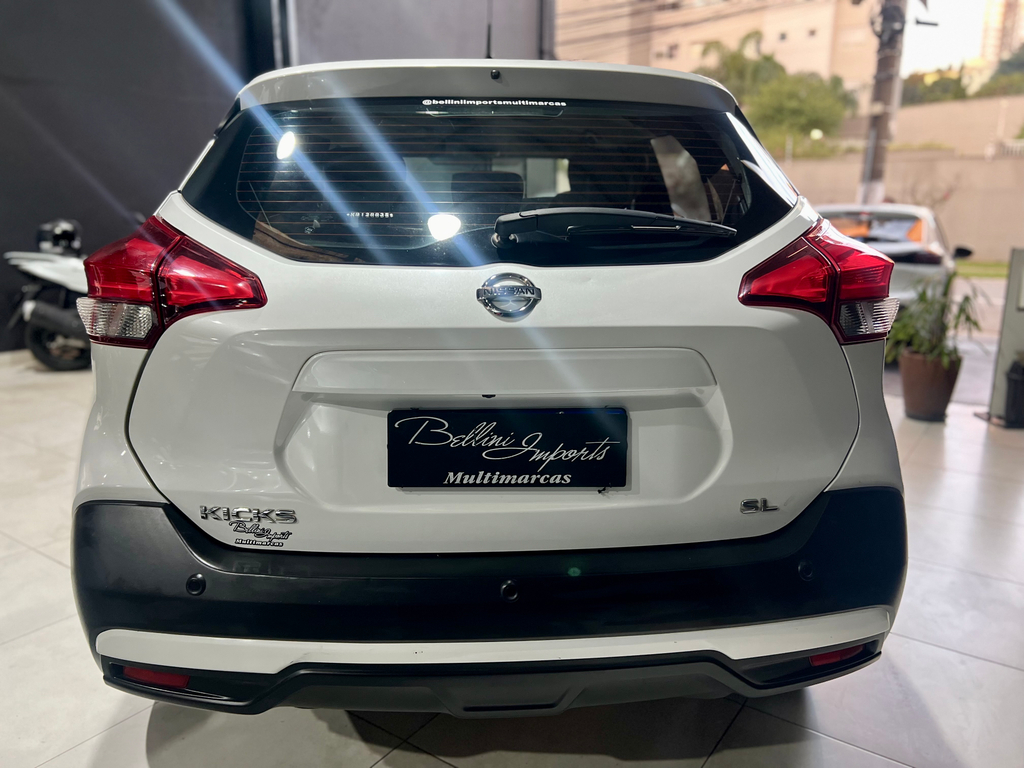 Nissan Kicks Branco