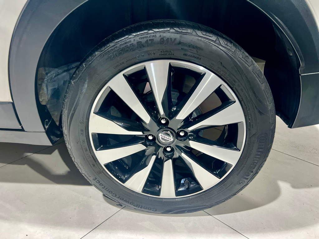 Nissan Kicks Branco