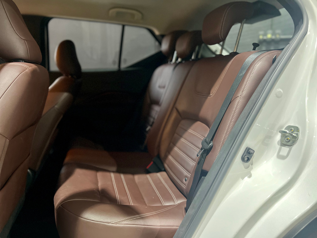 Nissan Kicks Branco