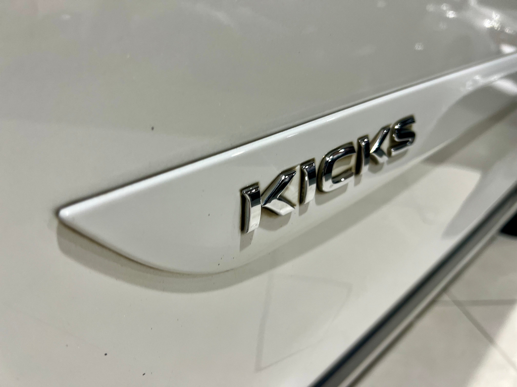 Nissan Kicks Branco