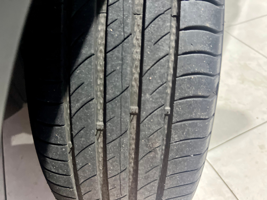 Nissan Kicks Branco