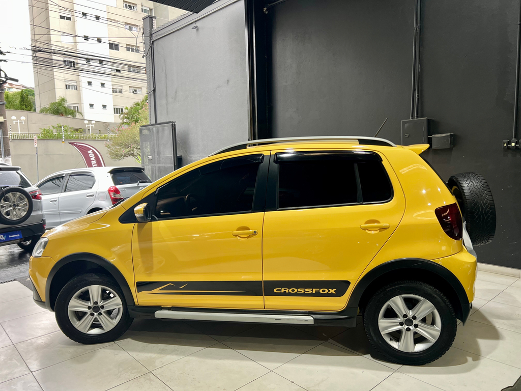 Volkswagen CrossFox Amarelo