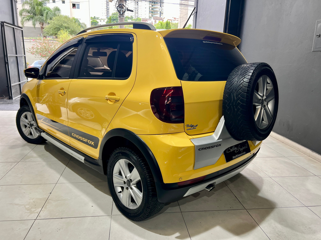 Volkswagen CrossFox Amarelo