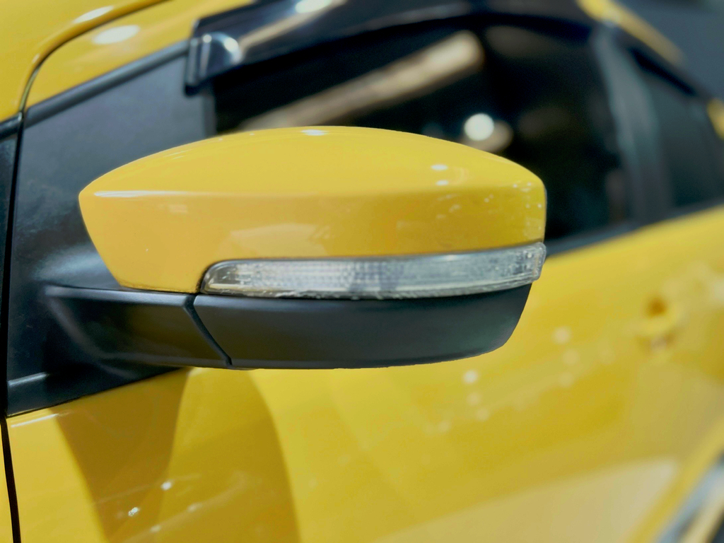 Volkswagen CrossFox Amarelo