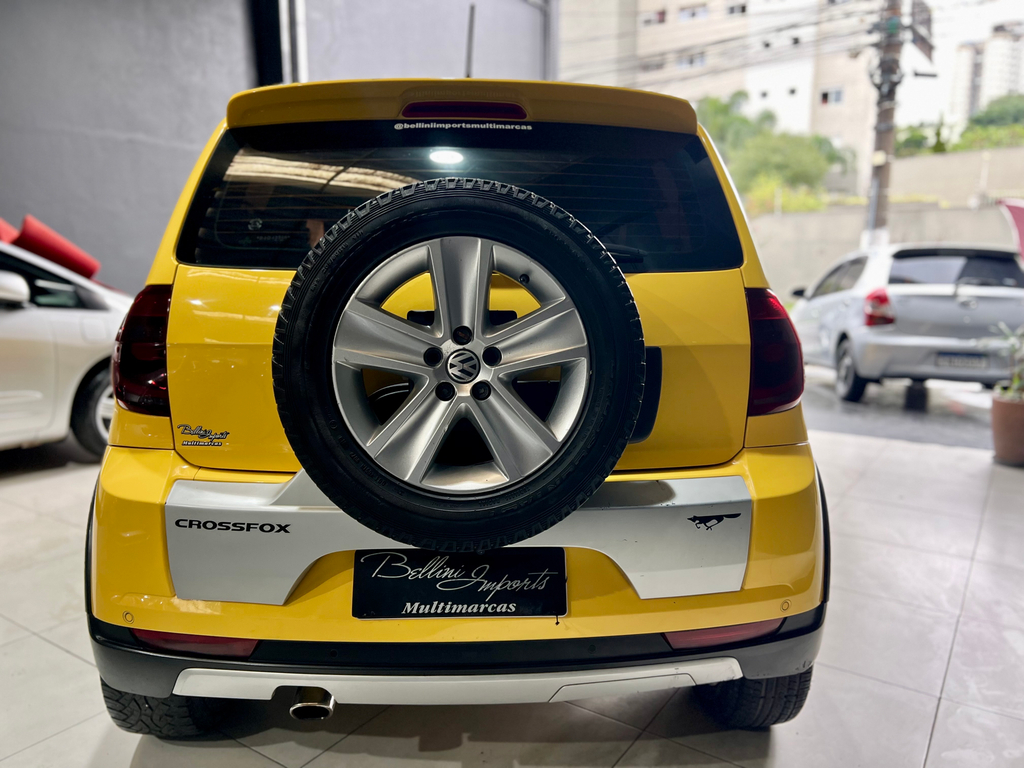 Volkswagen CrossFox Amarelo