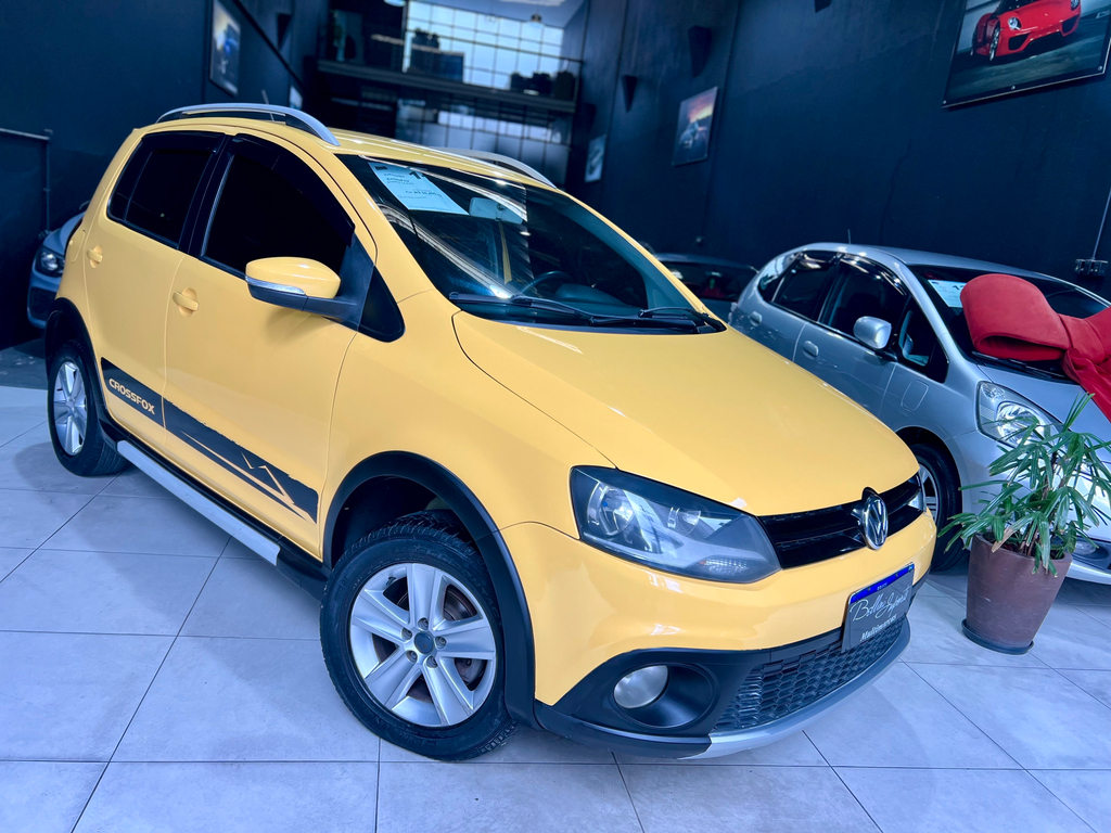 Volkswagen CrossFox Amarelo