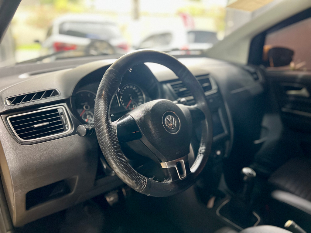 Volkswagen CrossFox Amarelo