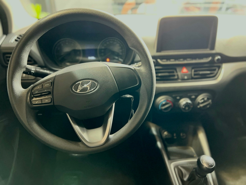 Hyundai HB20 Prata