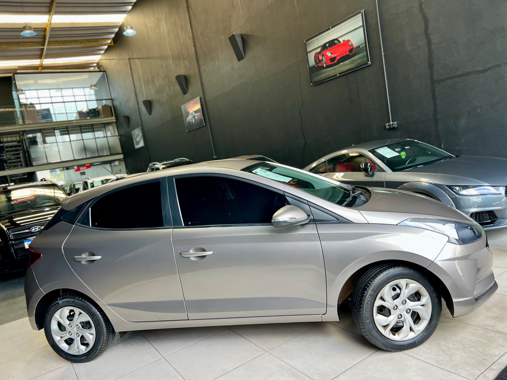 Hyundai HB20 Prata