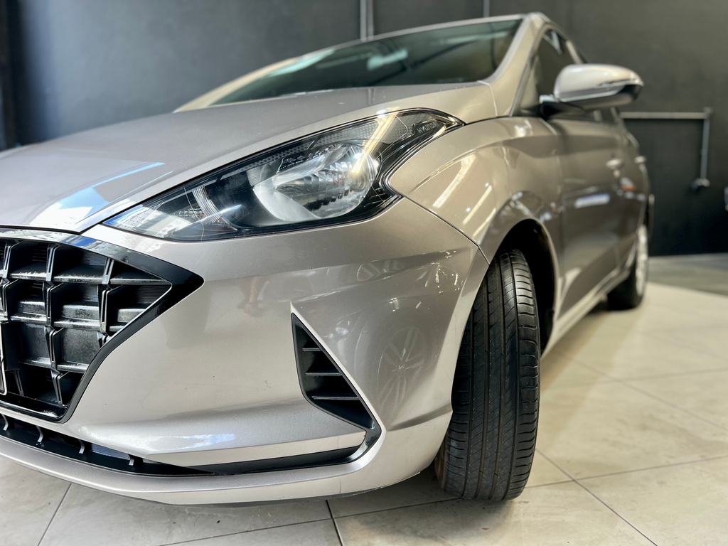Hyundai HB20 Prata