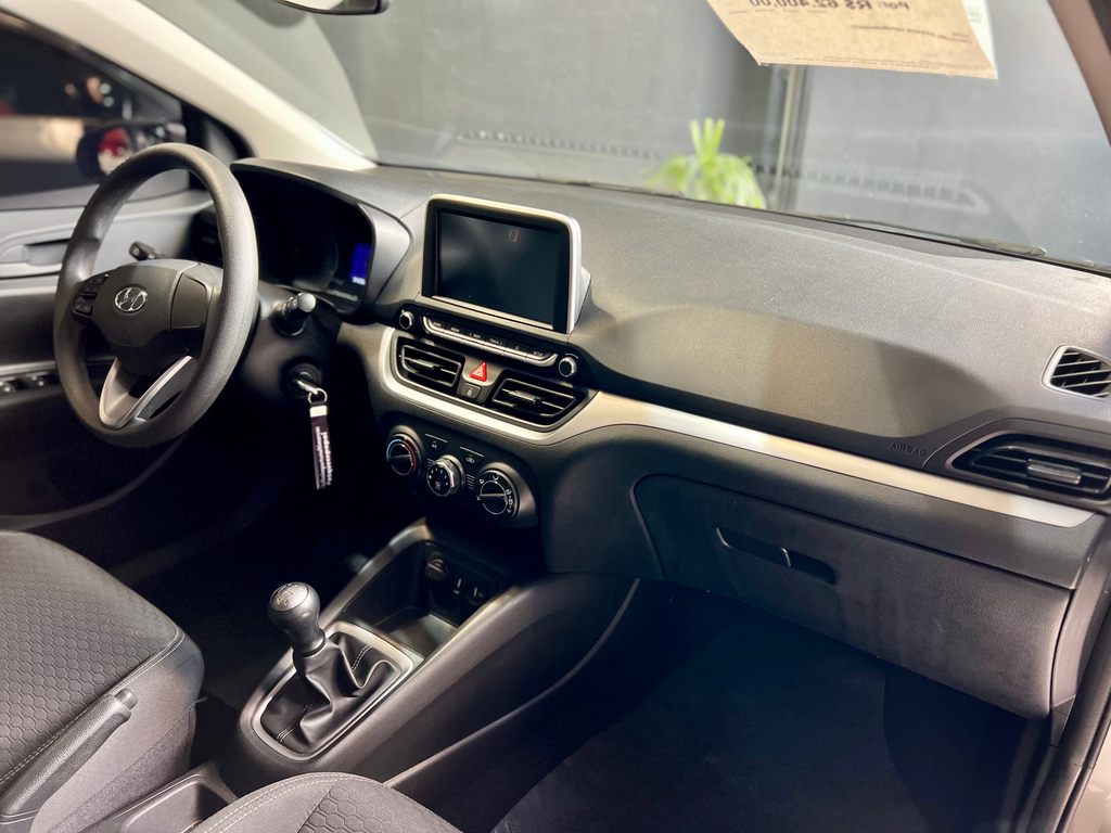 Hyundai HB20 Prata