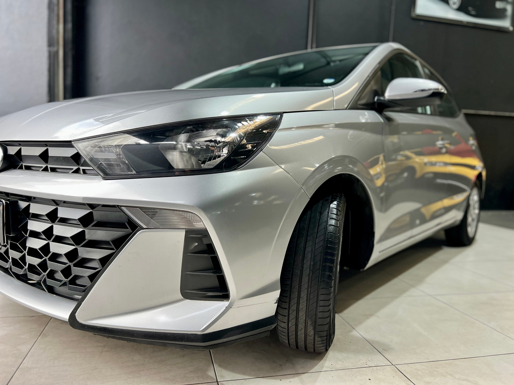 Hyundai HB20 Prata