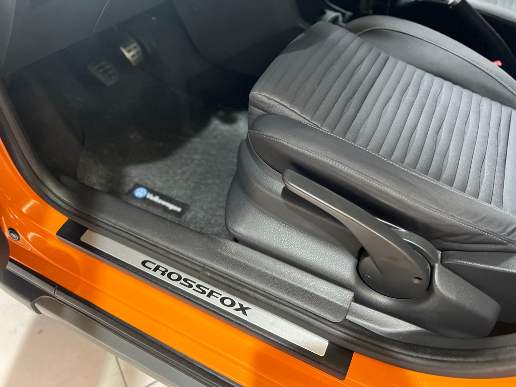 Volkswagen CrossFox Laranja