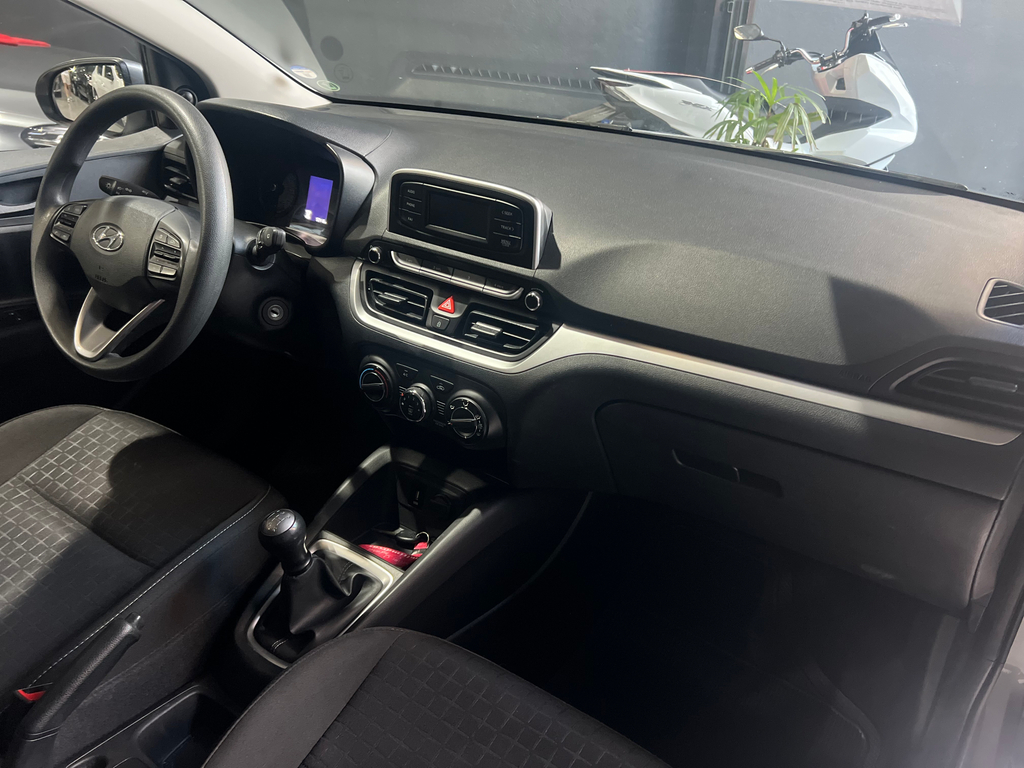 Hyundai HB20 Cinza